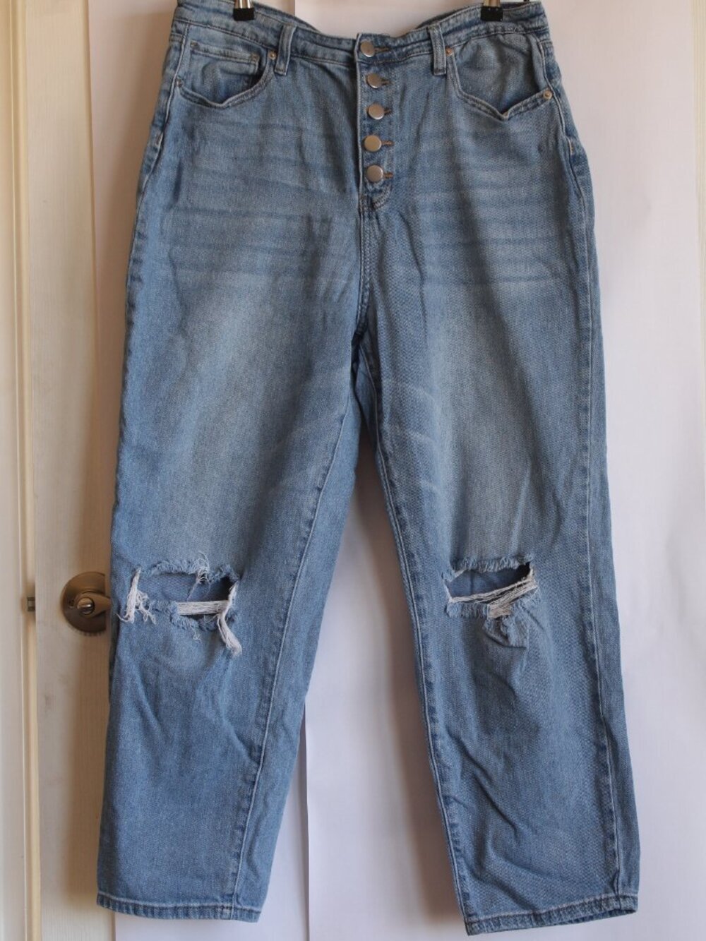 Abound Light Wash Distressed Baggy Jeans Women's 32